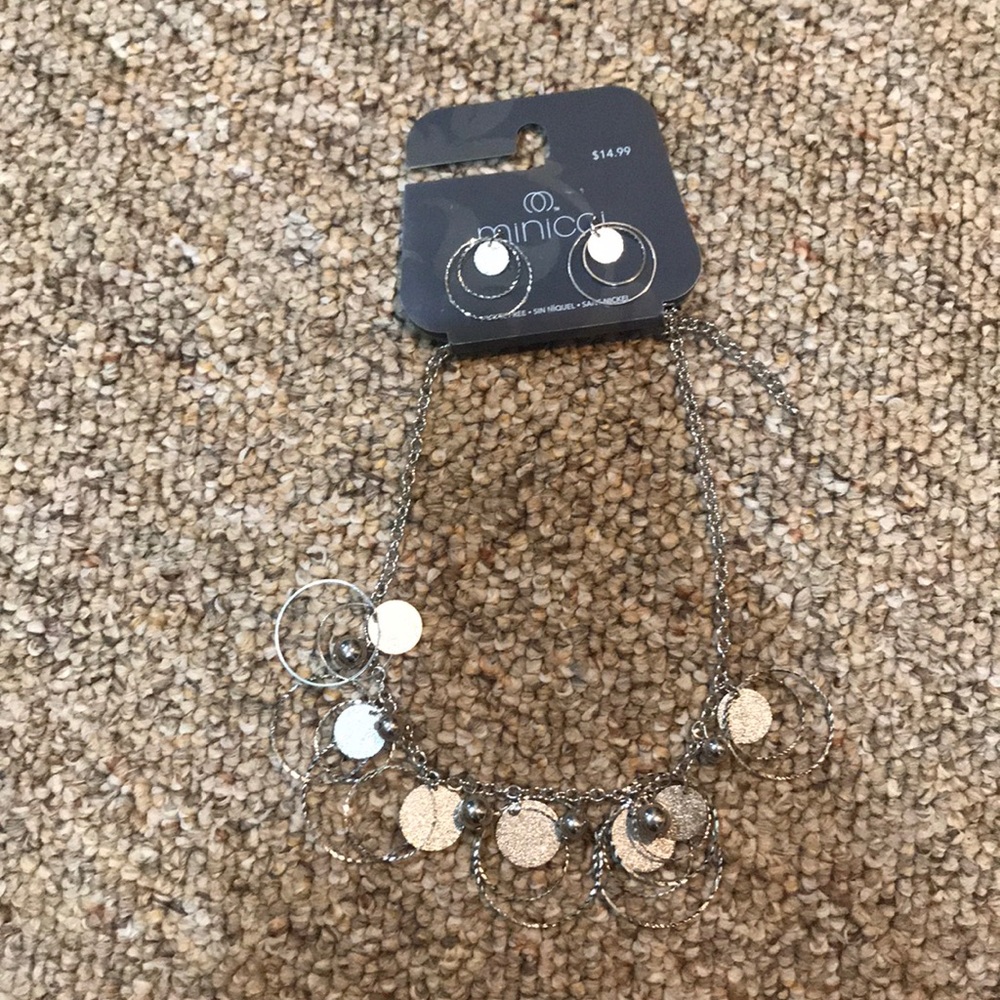 Necklace and earring set
